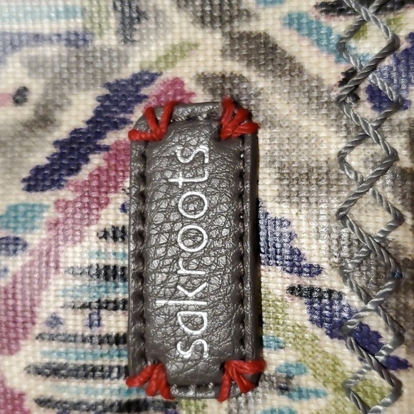 Sakroots Charging Station Clutch  Wristlet Bag - Picture 4 of 10